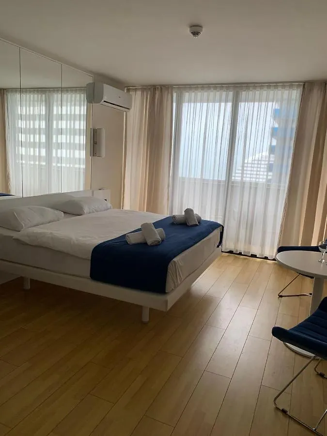Lux Apart Hotel 555 Batum Daire