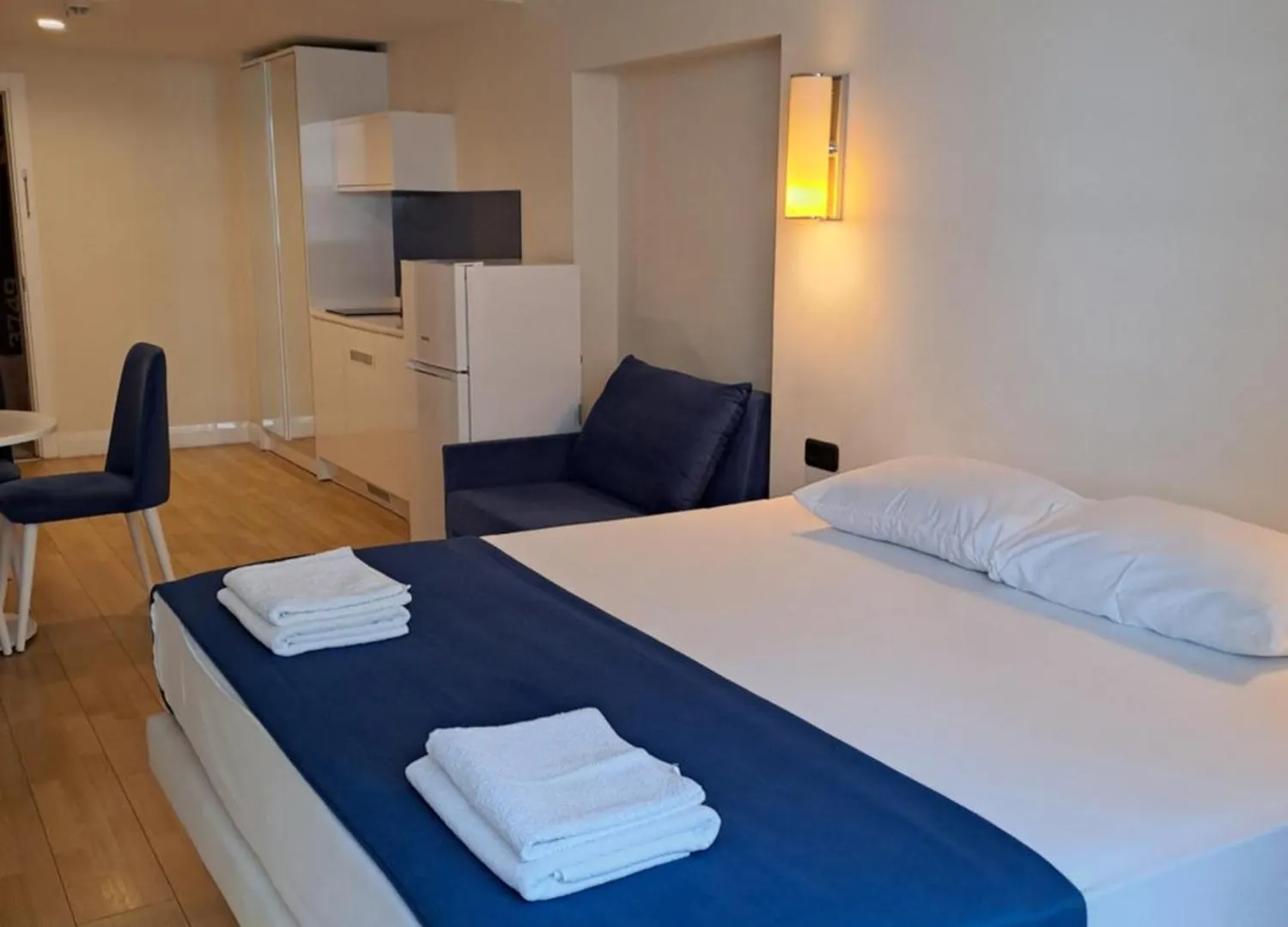 Lux Apart Hotel 555 Batum Daire
