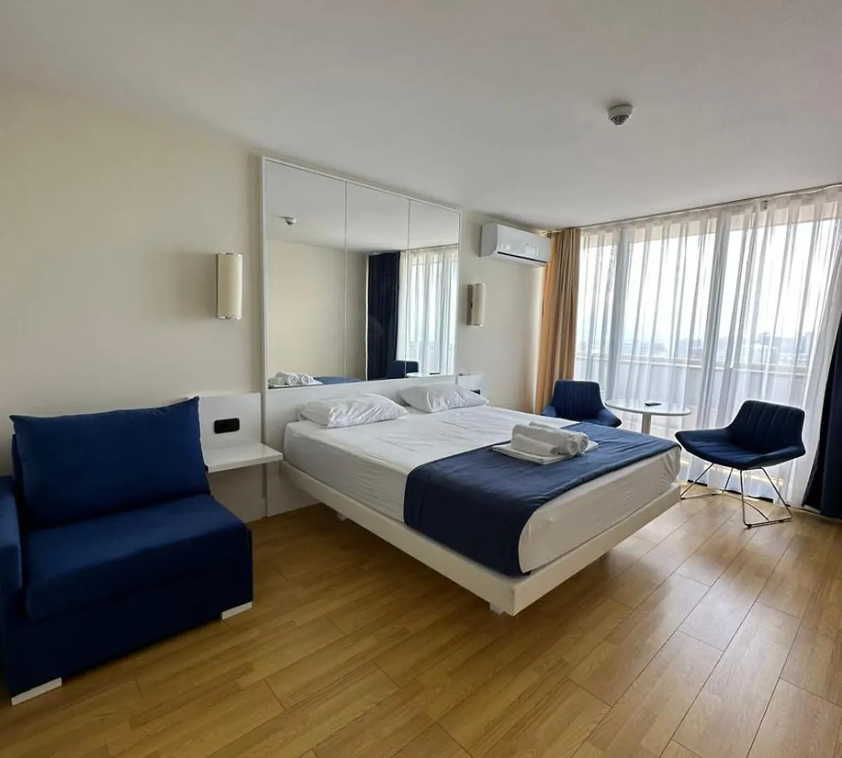 Lux Apart Hotel 555 Batum 0*,